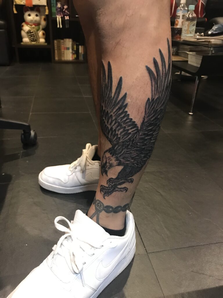 日本伝統刺青 彫天 » 鷹 hawk